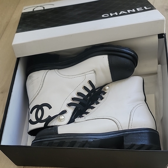 Chanel White and Black Luxury Boots - Picture 1 of 3